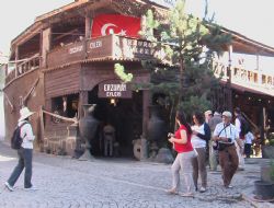 Hem ziyaret, hem ticaret